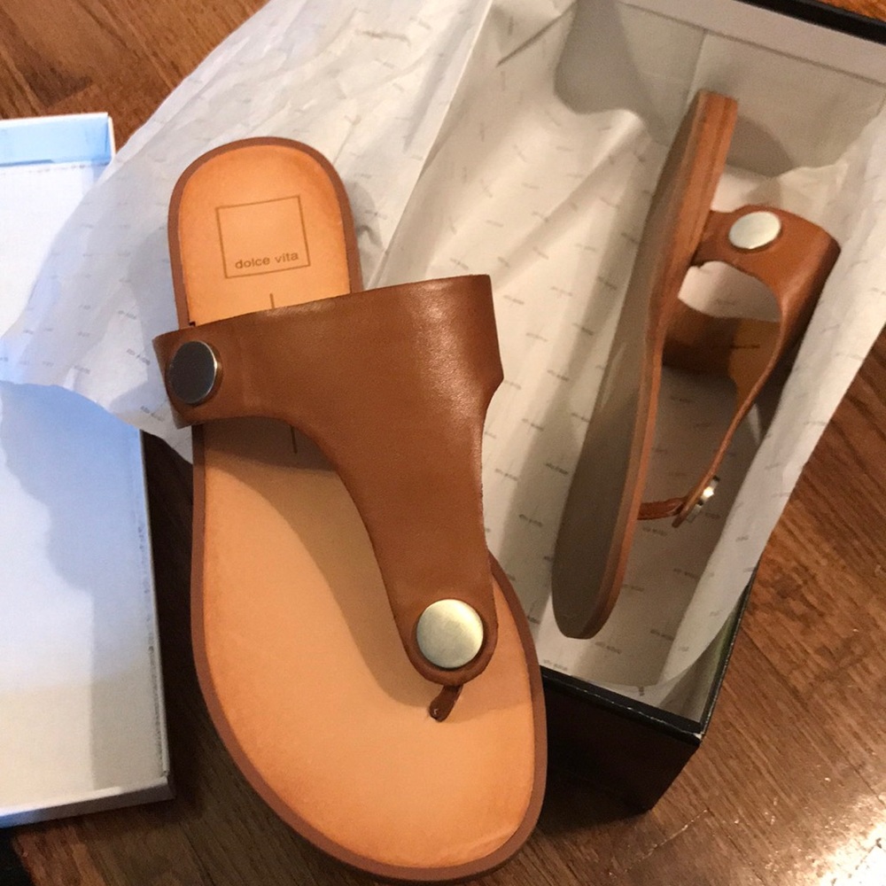 Sz 10 NWT Dolce Vita tan sandals never worn in box